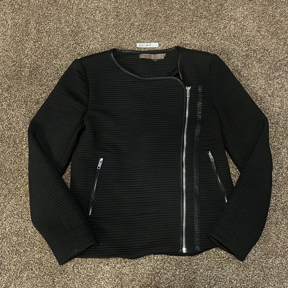 Great quality jacket. Size 4